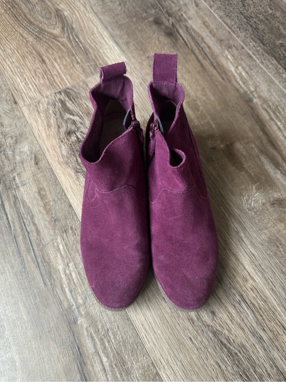 Vionic Plum Suede Chelsea Booties